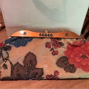 Floral Embroidered Vintage Clutch / Shoulder Bag